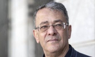 تونس: يتعين على السلطات الإفراج فورًا عن المحامي المُحتجز أحمد صواب