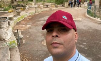 الجزائر: يجب على السلطات إلغاء الحكم الجائر بالسجن 15 عامًا بحق النقابي علي معمري