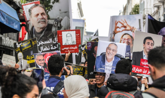 تونس: تأييد الإدانات في “قضية التآمر” الجماعية مهزلة للعدالة