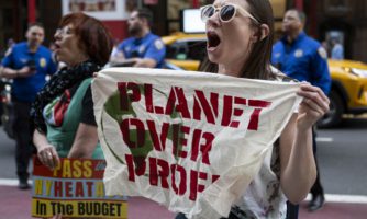 Quelles sont les conséquences de la politique du président des États-Unis Donald Trump sur l’action climatique mondiale ?